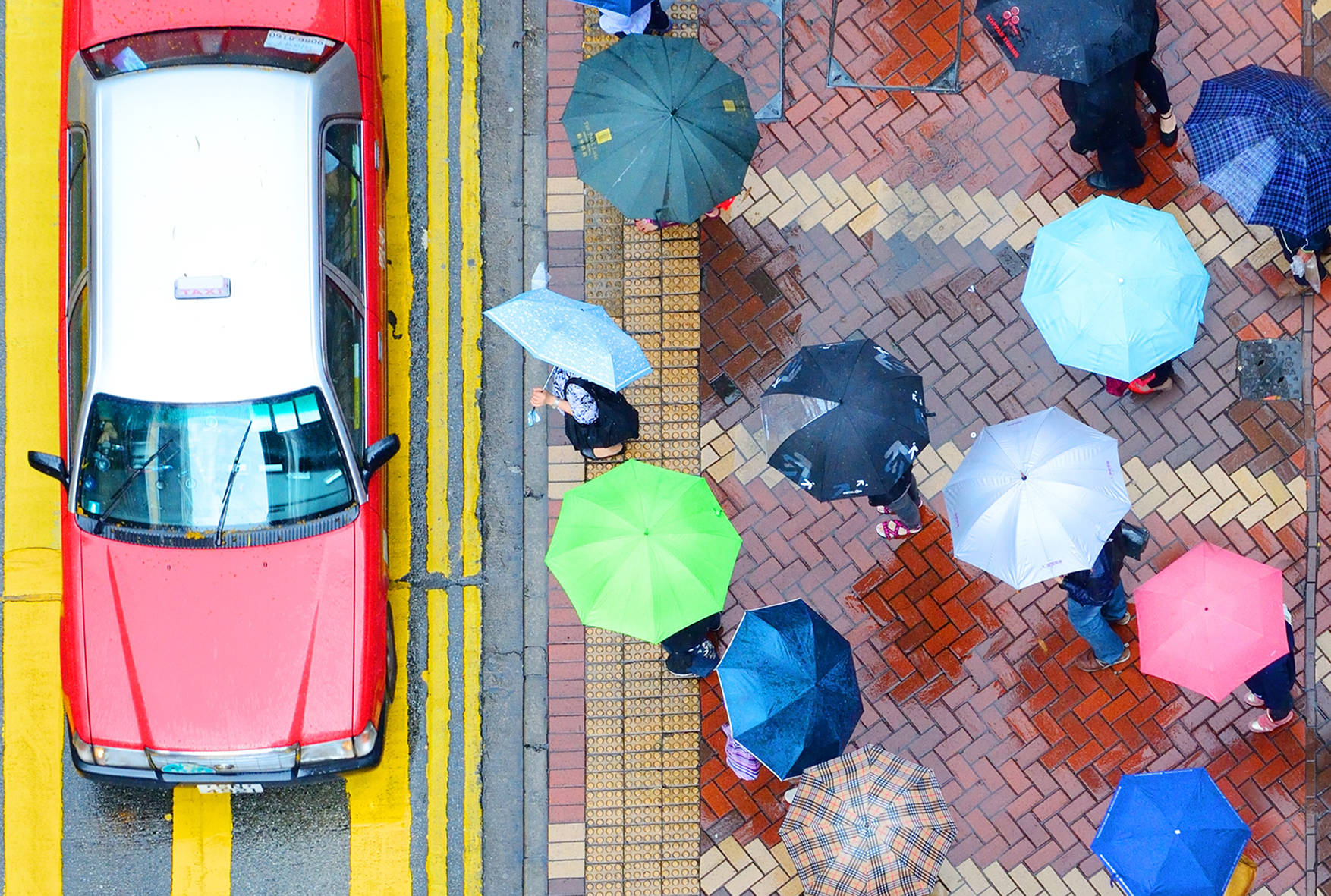 Hong Kong_Pedestrians In The Rain Hong Kong_Pedestrians In The Rain